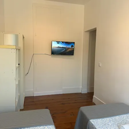 Gigi's Tv Kitchen Bathroom Center * Lisboa